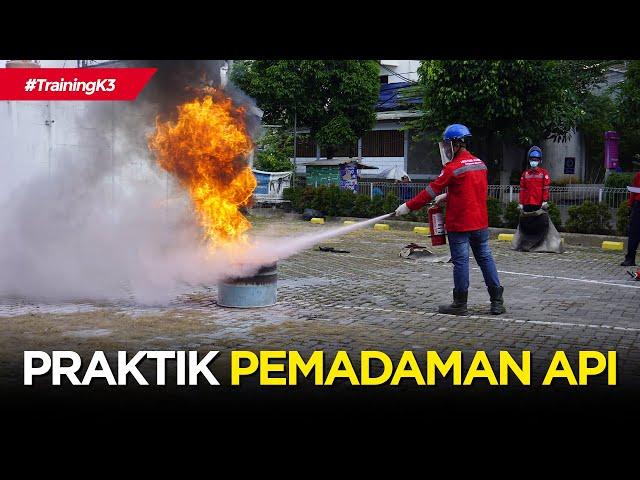 Praktik Pemadaman Api | Sertifikasi Petugas Damkar Kelas D