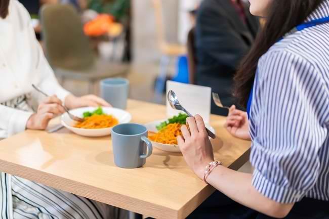 Pentingnya Gizi Kerja dan Penyelenggaraan Makan bagi Tenaga Kerja