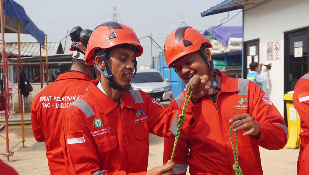 Mengenal Simpul dan Angkur Dasar Pada Akses Tali