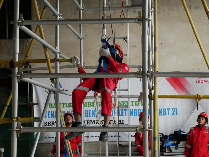 Tenaga Kerja Bangunan Tinggi Tingkat 2 (TKBT) Batch 20