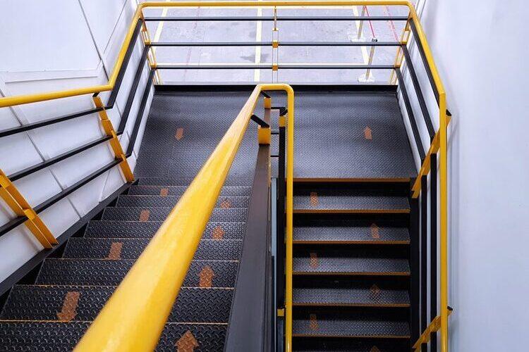 6 Ketentuan Tangga Darurat yang Perlu Diketahui!